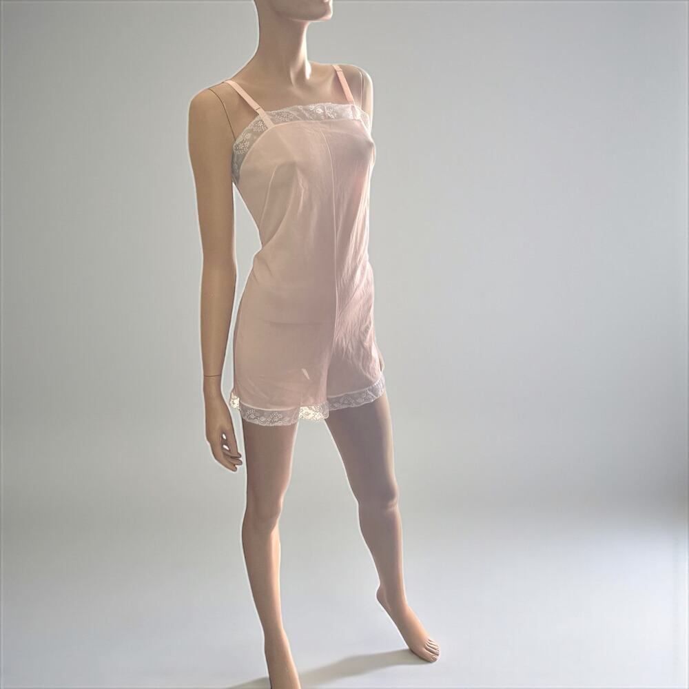 Vintage Pink Teddy Size 34 White Lace Gaymode Lingerie Romper - Picture 10 of 11